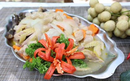 Về Cần Thơ, khó nhịn thèm món "gà um dâu Hạ Châu" ngọt lịm