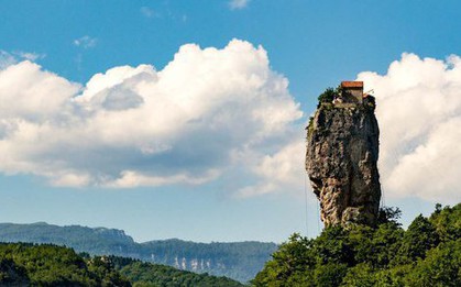 "Chuyến hành hương" trên 9 tầng mây giữa lòng châu Âu