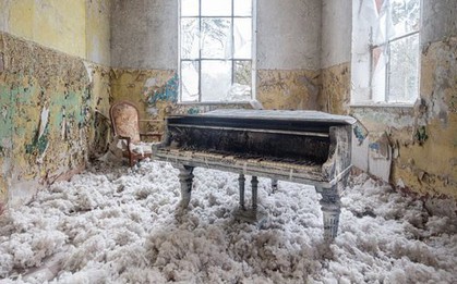 Dành hơn 10 năm đi tìm những chiếc đàn piano bị lãng quên, nhiếp ảnh gia thu được những bức ảnh nghệ thuật đẹp nao lòng