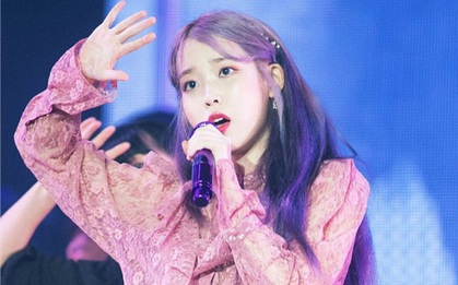 IU tiết lộ về tình trạng thính giác không ổn định