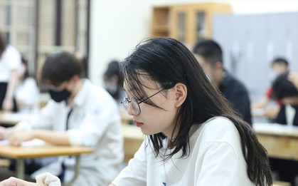Tuyển sinh đại học 2022: Thủ tục làm khó thí sinh?