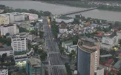Những thiệt hại đầu tiên do bão số 4 ở miền Trung: Nhà tốc mái, người bị thương