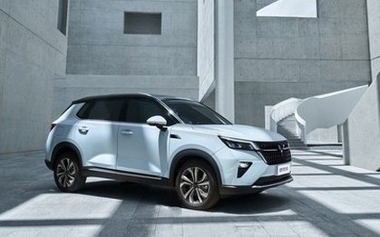 Cận cảnh chiếc SUV "uống" 4,6 lít xăng/100km, giá chỉ 300 triệu đồng