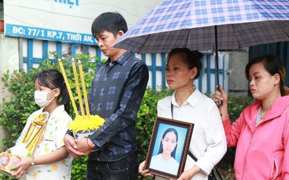 Người thân, bạn bè tiễn đưa người mẫu Chau Kim Sang