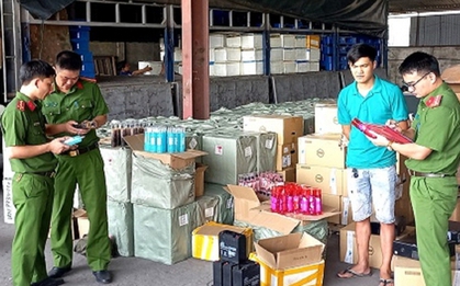 Bắt giữ hàng ngàn chai mỹ phẩm, hàng hóa trị giá 2,1 tỉ đồng trên đường vào TP.HCM