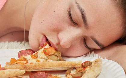 Vừa ăn no tuyệt đối không làm việc này vì dễ tổn thương dạ dày và mắc bệnh đường ruột nguy hiểm