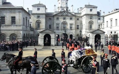 Tang lễ hiếm thấy dành cho Nữ hoàng Anh Elizabeth
