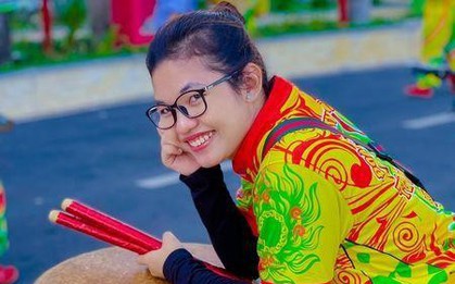 "Bóng hồng" 9x lập kỷ lục châu Á trở thành huấn luyện viên múa lân