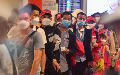 Người lao động ở TP.HCM xúc động khi được về quê đón Tết trên chuyến bay 0 đồng