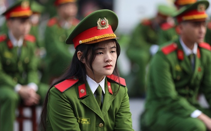 Chùm ảnh: Chuyến xe đưa 300 học viên Học viện Cảnh sát nhân dân có hoàn cảnh khó khăn về quê ăn Tết