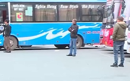 Bến xe vắng khách ngày cận Tết