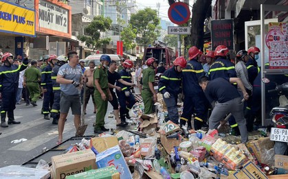 Sập cửa hàng tiện lợi ở TP.HCM, nghi nhiều người mắc kẹt
