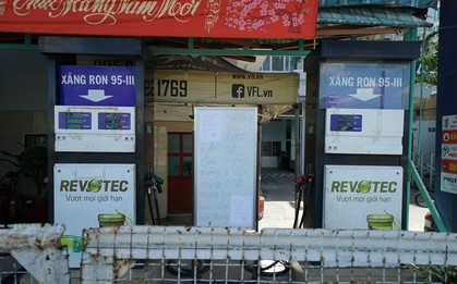 Nhiều cây xăng ở TP.HCM thản nhiên... nghỉ Tết