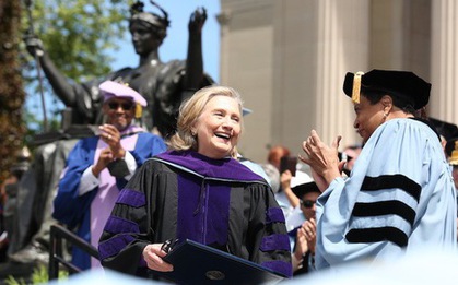 Bà Hillary Clinton trở thành giáo sư tại Đại học Columbia