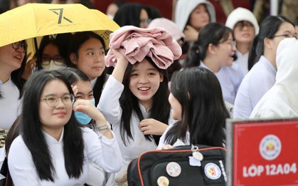 TPHCM cấm đặt tên, thu thêm, gây áp lực với học sinh