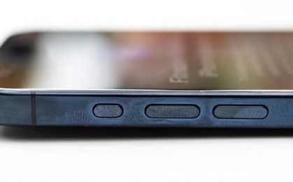 Mới ra mắt 1 tháng nhưng khung titan trên iPhone 15 Pro đã bị đổi màu, chính Apple cũng lên tiếng xác nhận