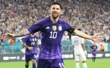 Messi tỏa sáng rực rỡ ngày trở lại, khiến CĐV đối phương cũng phải vỗ tay thán phục