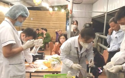 Bắc Kạn: Ăn lẩu ở vỉa hè, 5 người phải nhập viện cấp cứu