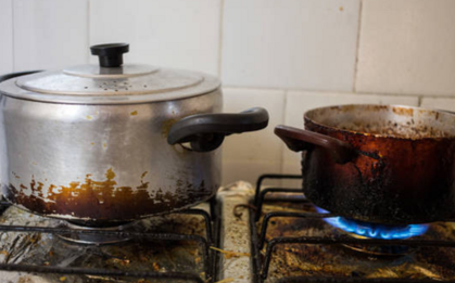 Mẹo tránh đen nồi khi dùng bếp ga