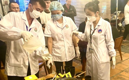 Rượu là nguyên nhân khiến 5 người ngộ độc sau bữa ăn tại quán vỉa hè ở Bắc Kạn