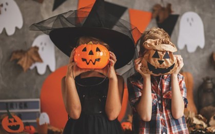 Nhiều trường từ chối tổ chức lễ hội Halloween, phụ huynh "vỗ tay" ủng hộ