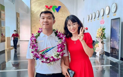 Quán quân Olympia Lê Xuân Mạnh trong mắt thầy cô