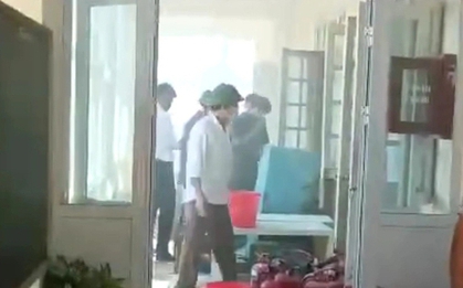 Cháy tại trường tiểu học, hàng trăm học sinh chạy thoát xuống sân