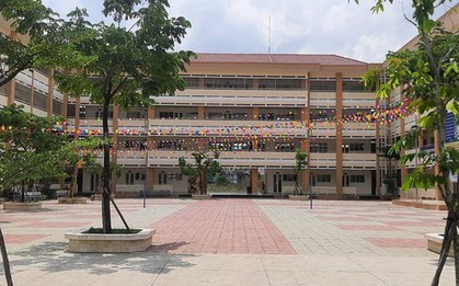 Tạm đình chỉ học 7 ngày nữ sinh đăng Facebook "bị đuổi học 7 ngày, xin không bao giờ cắp sách đến trường"