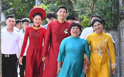 Mẹ Đoàn Văn Hậu "cười như được mùa" khi đón con dâu Doãn Hải My về nhà