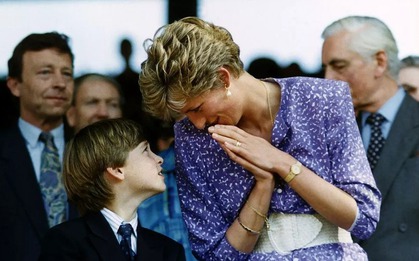 Lời hứa chất chứa sự đau lòng của Thân vương William với cố Vương phi Diana sau khi bà bị mất tước hiệu hoàng gia