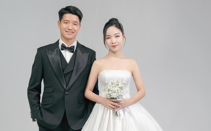 Thủ môn U23 Việt Nam nức tiếng một thời tung bộ ảnh cưới ngọt ngào với vợ làm giáo viên tiểu học