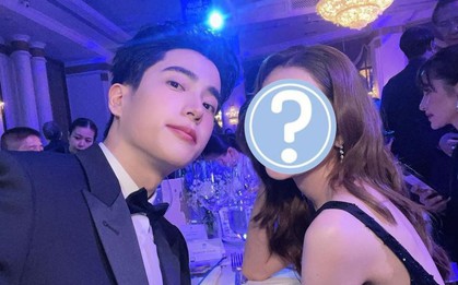 Nam thần Thiên Tài Bất Hảo công khai ảnh chụp cùng bạn gái minh tinh, nhìn đàng gái chẳng ai ngờ hơn chàng 16 tuổi