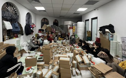 Đột kích kho hàng của "hot girl" livestream chốt hàng ngàn đơn mỗi phiên