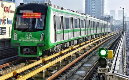 Nhà ga bất ngờ gặp sự cố, tàu Cát Linh-Hà Đông phải dừng giữa đường