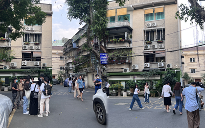 Dù bị phàn nàn nhưng "con hẻm Hàn Quốc" vẫn chật kín người chụp hình, người dân chán nản vì mất không gian chung