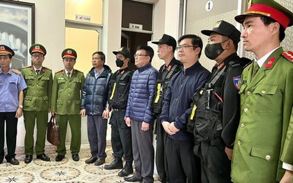 Bắt giám đốc Trung tâm đăng kiểm Thừa Thiên Huế và 2 cấp phó