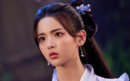 Nữ diễn viên diễn cảnh bị đâm như buồn ngủ
