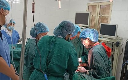 Kịp thời cứu sống mẹ con sản phụ bị vỡ tử cung nguy kịch