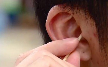 Người phụ nữ bị ung thư ống tai ngoài vì thói quen khó bỏ của nhiều người