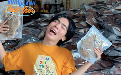 Anh chàng 20 tuổi đưa bà nội lên TikTok rồi bất ngờ nổi tiếng, bắt lấy thời cơ mở thương hiệu bánh phồng tôm sau 3 ngày bán gần 3 tấn bánh