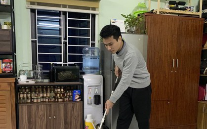 Nhà "đổ mồ hôi", quần áo bốc mùi, người dân Hà Nội bỏ trăm triệu đồng để "đối phó"