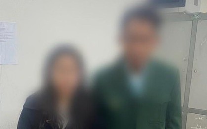 Công an cùng người dân khuyên can cô gái định nhảy cầu Đông Trù