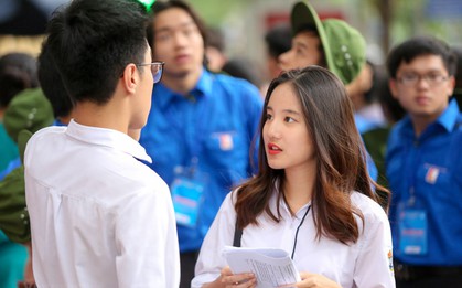 Tiến sĩ Văn học nhận định về đề minh họa môn Ngữ văn tốt nghiệp THPT 2023: "Đề thi quen thuộc, nhưng..."