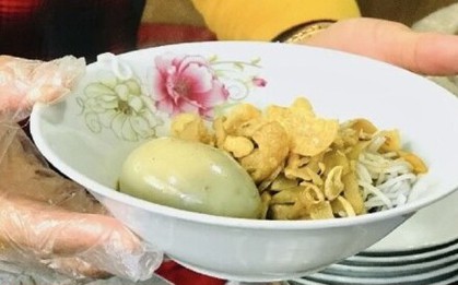 Thưởng thức đặc sản bún cua thối chỉ Gia Lai mới có