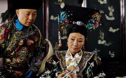 Cung nữ già Thanh triều để lại chiếc gối cất giấu bảo vật của Từ Hi, hé lộ câu chuyện về lần run sợ chạy trốn của vị Thái hậu nức tiếng độc ác