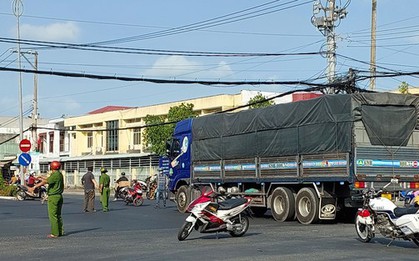 Tài xế xe tải rời hiện trường sau vụ va chạm làm 2 người đi xe máy tử vong tại chỗ