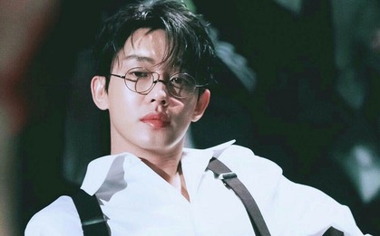 "Ảnh đế" Yoo Ah In bị 1 đài truyền hình lớn cấm sóng sau bê bối chấn động