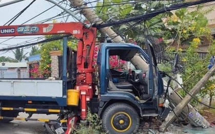 Đồng Nai: Xe cẩu tông 1 người chết, khiến gần 6.400 hộ dân mất điện