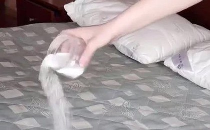 Rắc baking soda lên đệm, điều kỳ diệu xảy ra sẽ khiến nhiều người ước họ biết mẹo này sớm hơn