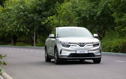 Công ty taxi điện của ông Phạm Nhật Vượng tìm đối tác tài xế Greencar Luxury VF8: Lương gần 14 triệu đồng, có khả năng nói tiếng Anh và cao từ 1m70 trở lên